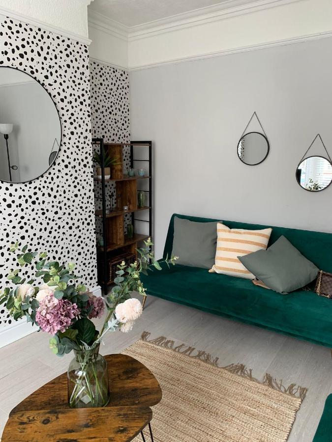 Villa House Of Cosy Dots Northampton Exterior foto