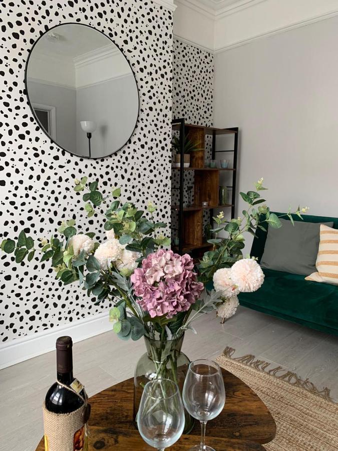 Villa House Of Cosy Dots Northampton Exterior foto
